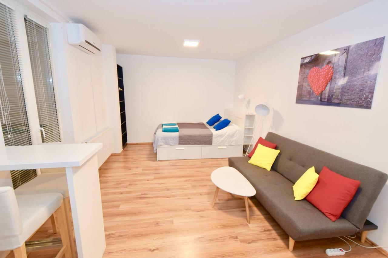 Central Studio Boulevard Budapest Exterior foto